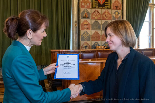 nauczyciele, nagroda, prezydenta, Korfel-Jasińska, wręczenie, nagrody, nauczyciele, Urząd Miasta 