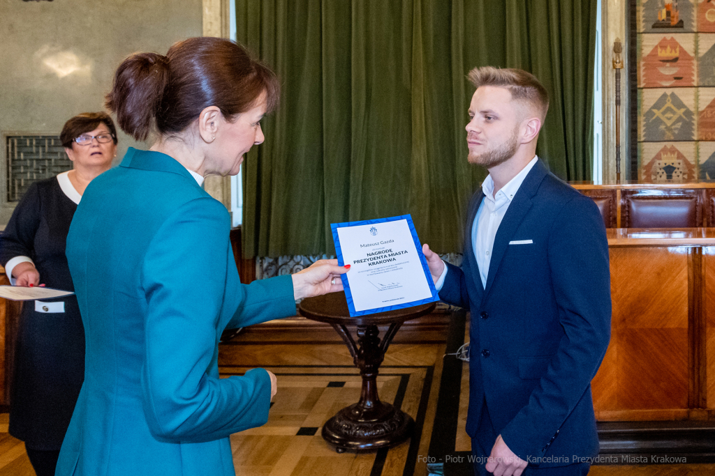 nauczyciele, nagroda, prezydenta, Korfel-Jasińska, wręczenie, nagrody, nauczyciele, Urząd Miasta   Autor: P. Wojnarowski