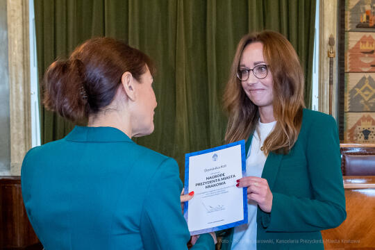 nauczyciele, nagroda, prezydenta, Korfel-Jasińska, wręczenie, nagrody, nauczyciele, Urząd Miasta 