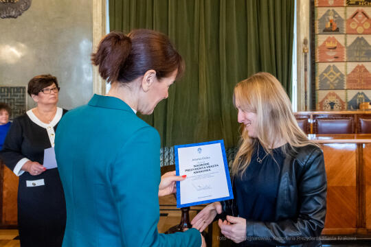 nauczyciele, nagroda, prezydenta, Korfel-Jasińska, wręczenie, nagrody, nauczyciele, Urząd Miasta 