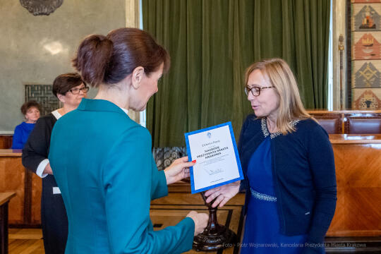 nauczyciele, nagroda, prezydenta, Korfel-Jasińska, wręczenie, nagrody, nauczyciele, Urząd Miasta 