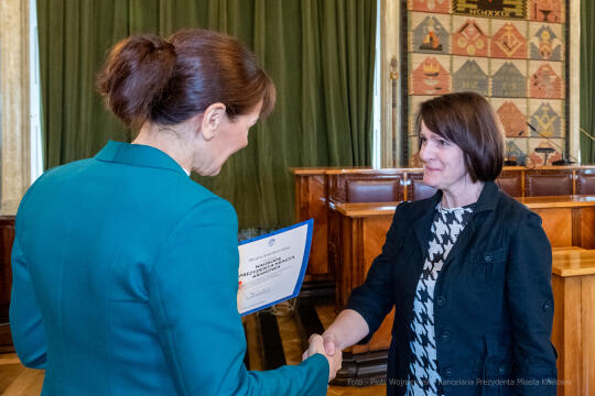 nauczyciele, nagroda, prezydenta, Korfel-Jasińska, wręczenie, nagrody, nauczyciele, Urząd Miasta 