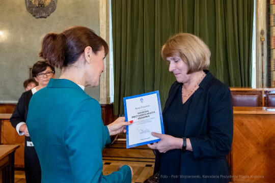 nauczyciele, nagroda, prezydenta, Korfel-Jasińska, wręczenie, nagrody, nauczyciele, Urząd Miasta 