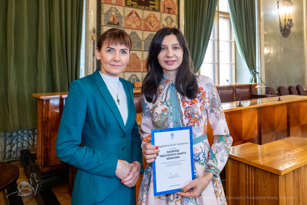 nauczyciele, nagroda, prezydenta, Korfel-Jasińska, wręczenie, nagrody, nauczyciele, Urząd Miasta   Autor: P. Wojnarowski