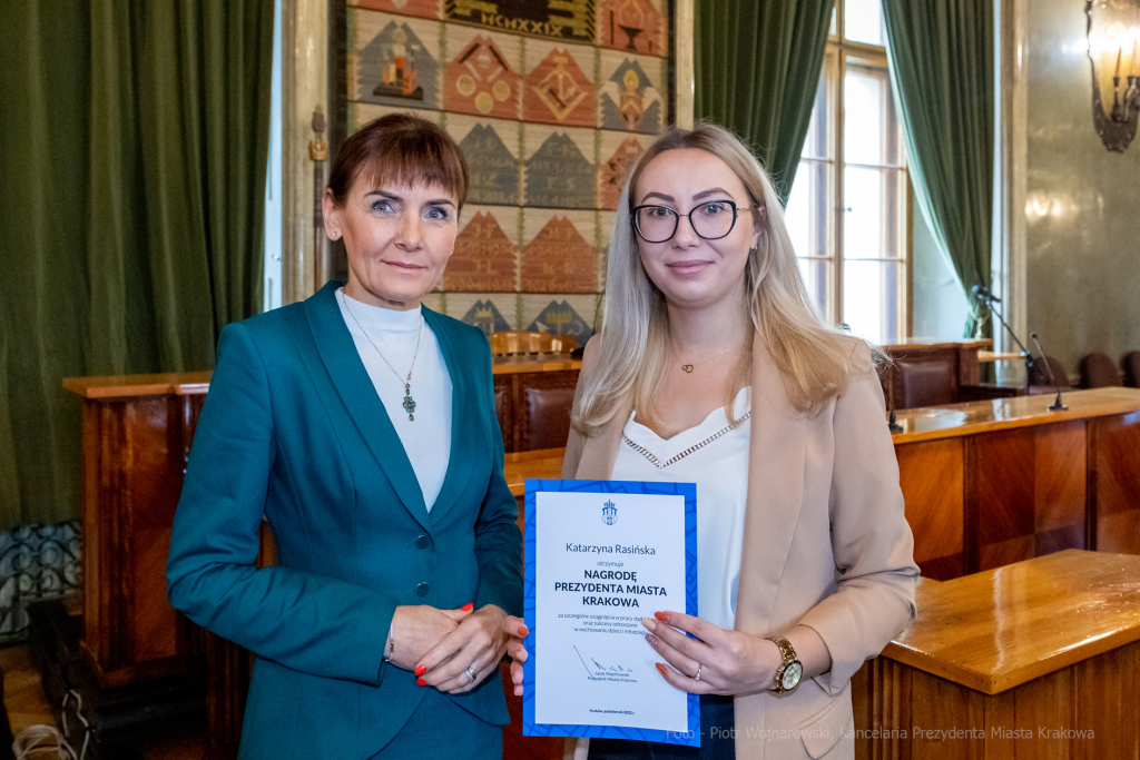 nauczyciele, nagroda, prezydenta, Korfel-Jasińska, wręczenie, nagrody, nauczyciele, Urząd Miasta   Autor: P. Wojnarowski