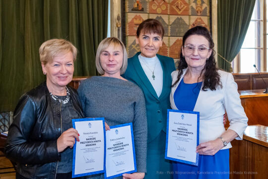 nauczyciele, nagroda, prezydenta, Korfel-Jasińska, wręczenie, nagrody, nauczyciele, Urząd Miasta 