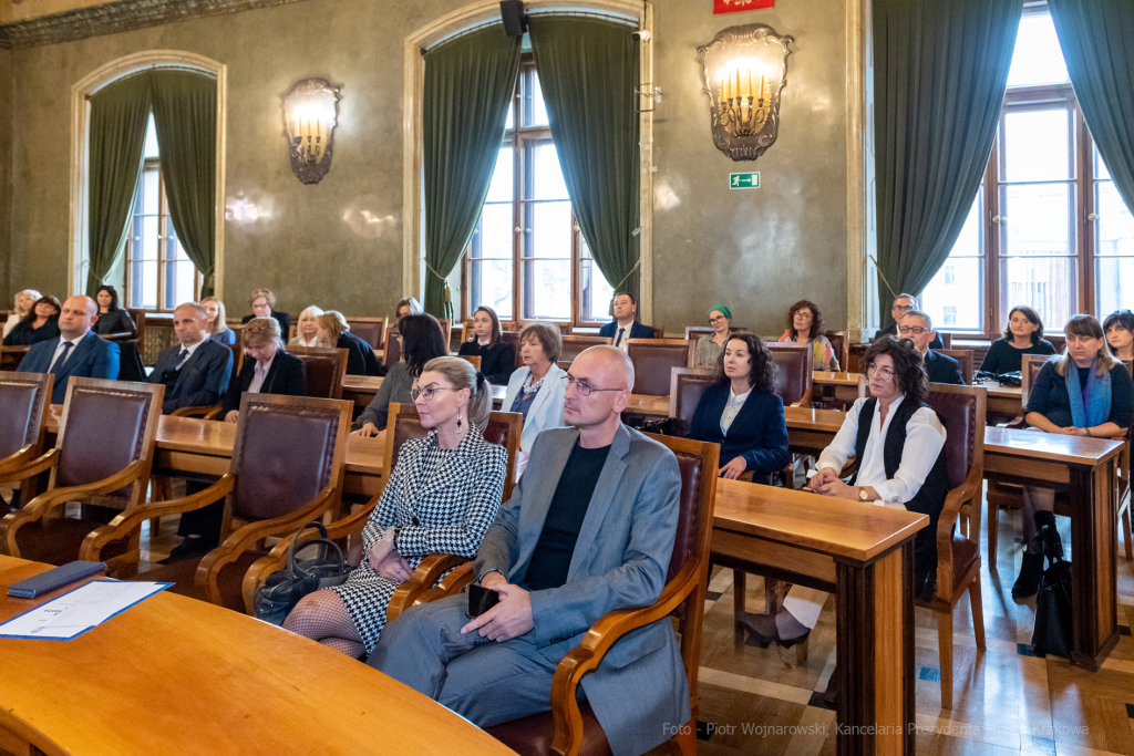 nauczyciele, nagroda, prezydenta, Korfel-Jasińska, wręczenie, nagrody, nauczyciele, Urząd Miasta   Autor: P. Wojnarowski