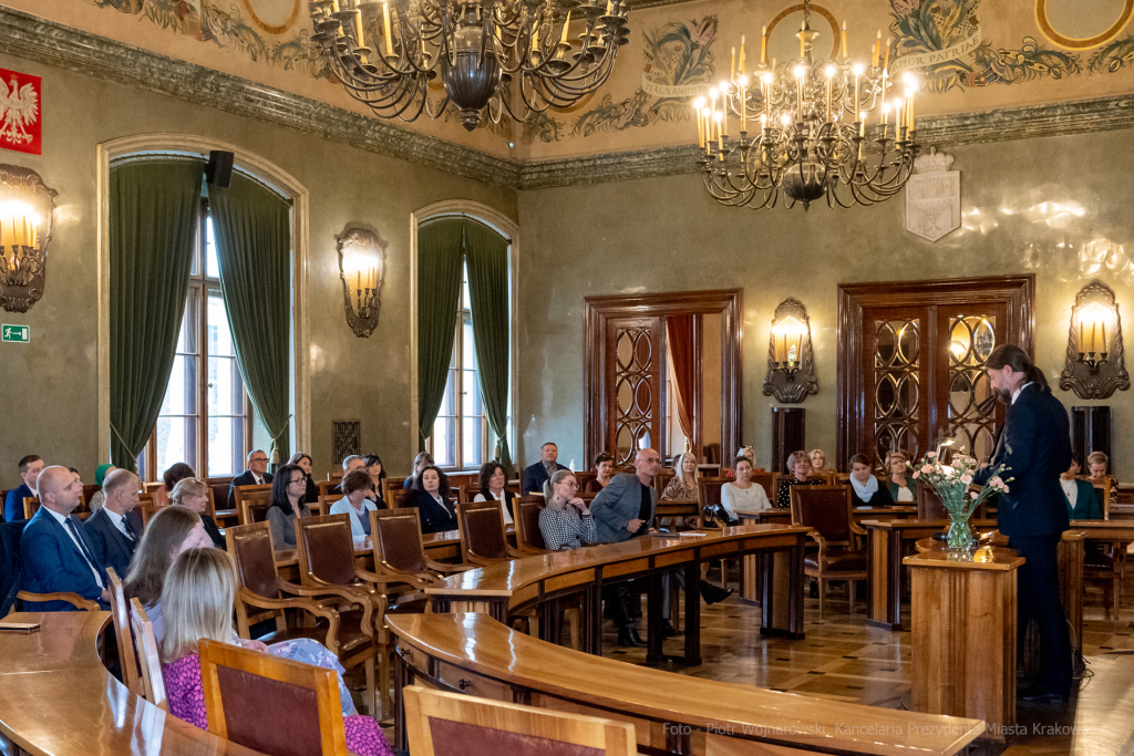 nauczyciele, nagroda, prezydenta, Korfel-Jasińska, wręczenie, nagrody, nauczyciele, Urząd Miasta   Autor: P. Wojnarowski