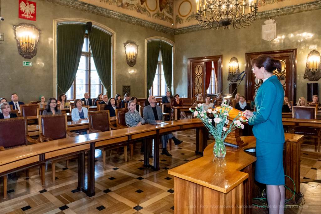 nauczyciele, nagroda, prezydenta, Korfel-Jasińska, wręczenie, nagrody, nauczyciele, Urząd Miasta   Autor: P. Wojnarowski