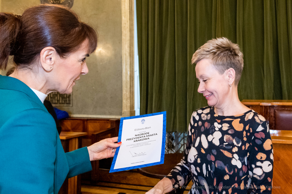 nauczyciele, nagroda, prezydenta, Korfel-Jasińska, wręczenie, nagrody, nauczyciele, Urząd Miasta   Autor: P. Wojnarowski