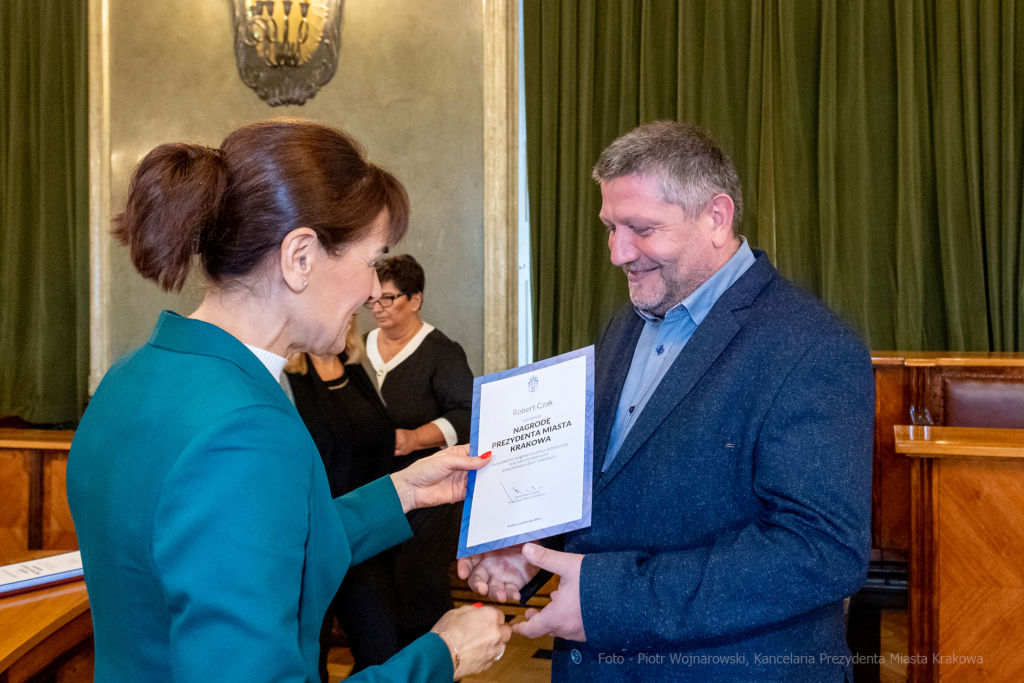 nauczyciele, nagroda, prezydenta, Korfel-Jasińska, wręczenie, nagrody, nauczyciele, Urząd Miasta   Autor: P. Wojnarowski