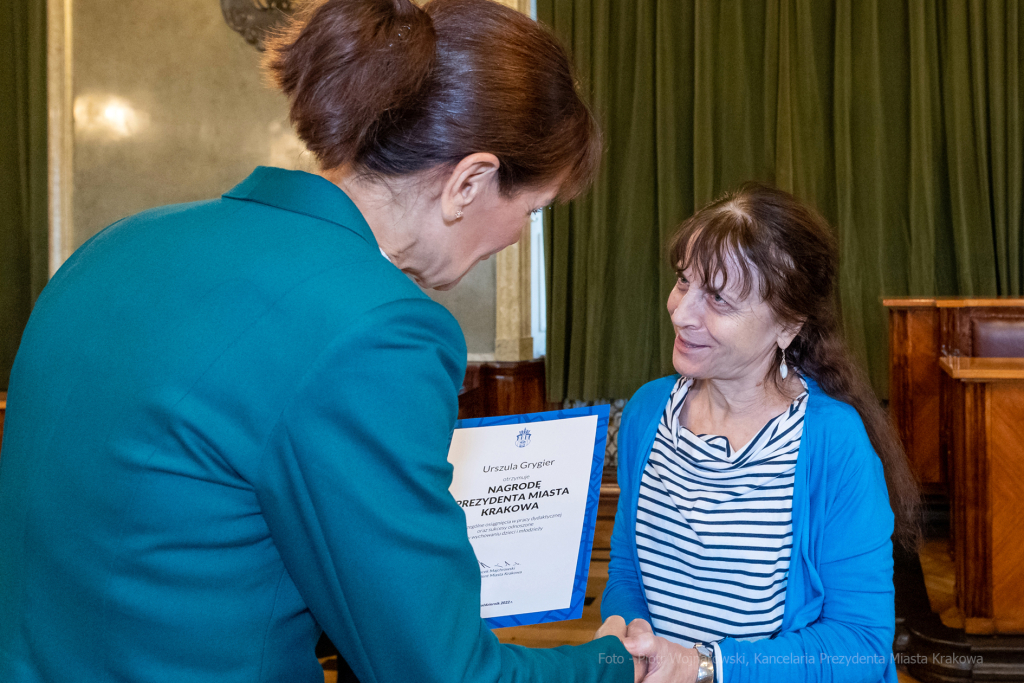 nauczyciele, nagroda, prezydenta, Korfel-Jasińska, wręczenie, nagrody, nauczyciele, Urząd Miasta   Autor: P. Wojnarowski