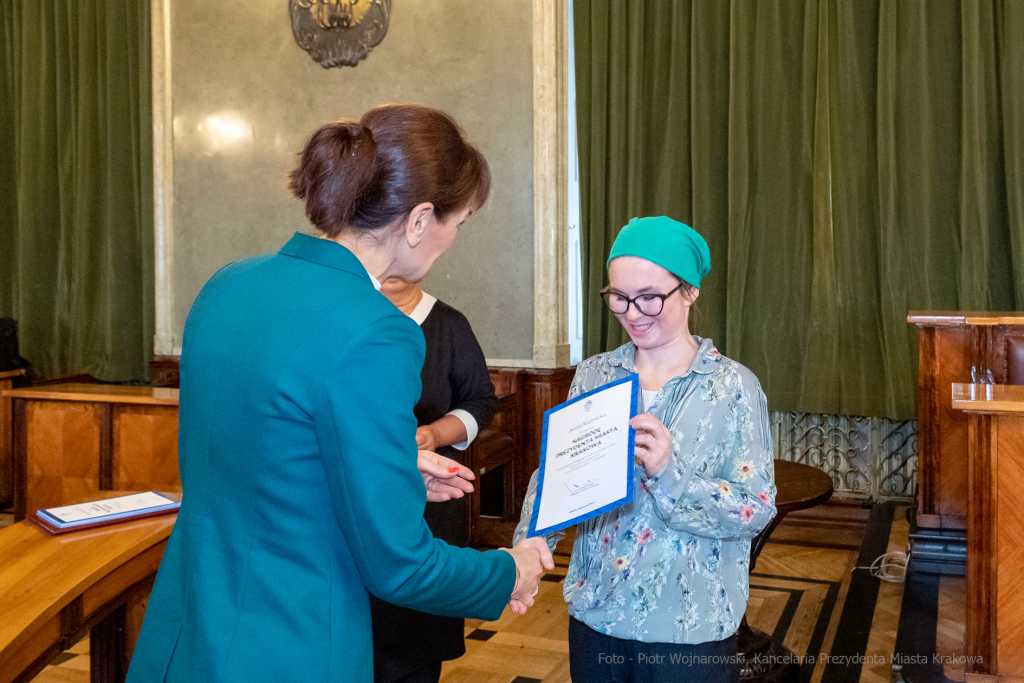 nauczyciele, nagroda, prezydenta, Korfel-Jasińska, wręczenie, nagrody, nauczyciele, Urząd Miasta   Autor: P. Wojnarowski