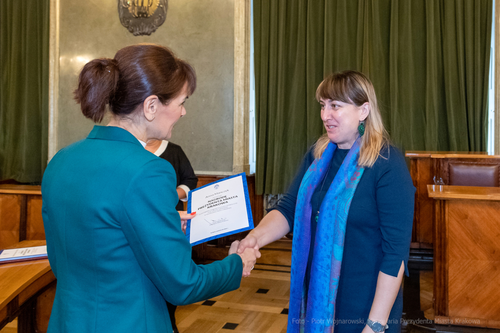 nauczyciele, nagroda, prezydenta, Korfel-Jasińska, wręczenie, nagrody, nauczyciele, Urząd Miasta   Autor: P. Wojnarowski