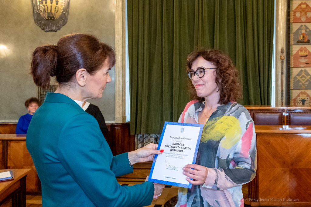 nauczyciele, nagroda, prezydenta, Korfel-Jasińska, wręczenie, nagrody, nauczyciele, Urząd Miasta   Autor: P. Wojnarowski