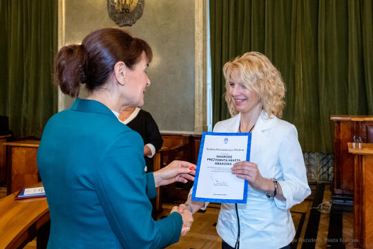 nauczyciele, nagroda, prezydenta, Korfel-Jasińska, wręczenie, nagrody, nauczyciele, Urząd Miasta 