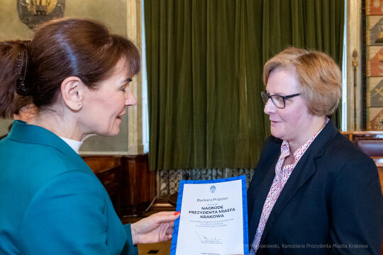 nauczyciele, nagroda, prezydenta, Korfel-Jasińska, wręczenie, nagrody, nauczyciele, Urząd Miasta 