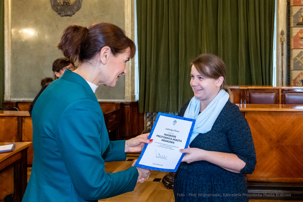 nauczyciele, nagroda, prezydenta, Korfel-Jasińska, wręczenie, nagrody, nauczyciele, Urząd Miasta   Autor: P. Wojnarowski