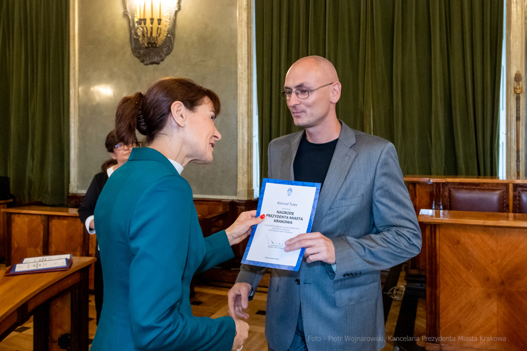 nauczyciele, nagroda, prezydenta, Korfel-Jasińska, wręczenie, nagrody, nauczyciele, Urząd Miasta   Autor: P. Wojnarowski