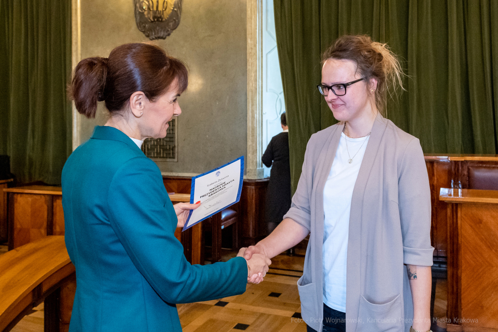 nauczyciele, nagroda, prezydenta, Korfel-Jasińska, wręczenie, nagrody, nauczyciele, Urząd Miasta   Autor: P. Wojnarowski