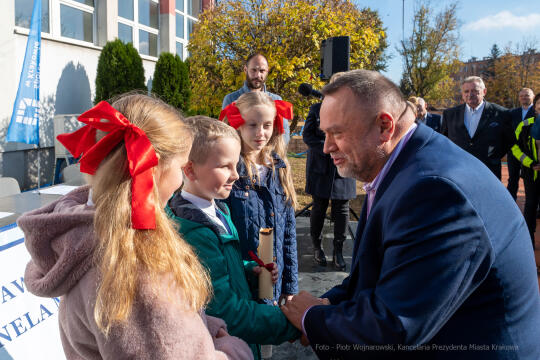 umk_2014.jpg-szkoła, budowa, sala, gimnastyczna, 89, Kraków, Kulig, wmurowanie, akt, erekcyjny