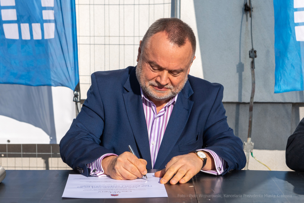 umk_2058.jpg-szkoła, budowa, sala, gimnastyczna, 89, Kraków, Kulig, wmurowanie, akt, erekcyjny  Autor: P. Wojnarowski