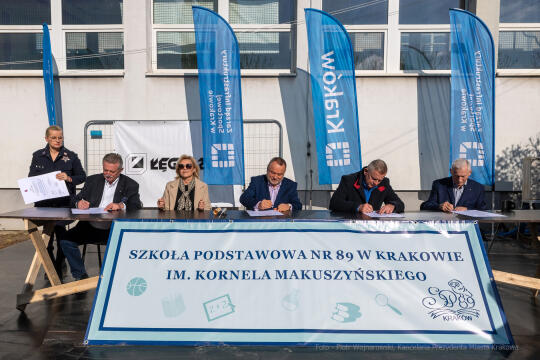 umk_2072.jpg-szkoła, budowa, sala, gimnastyczna, 89, Kraków, Kulig, wmurowanie, akt, erekcyjny