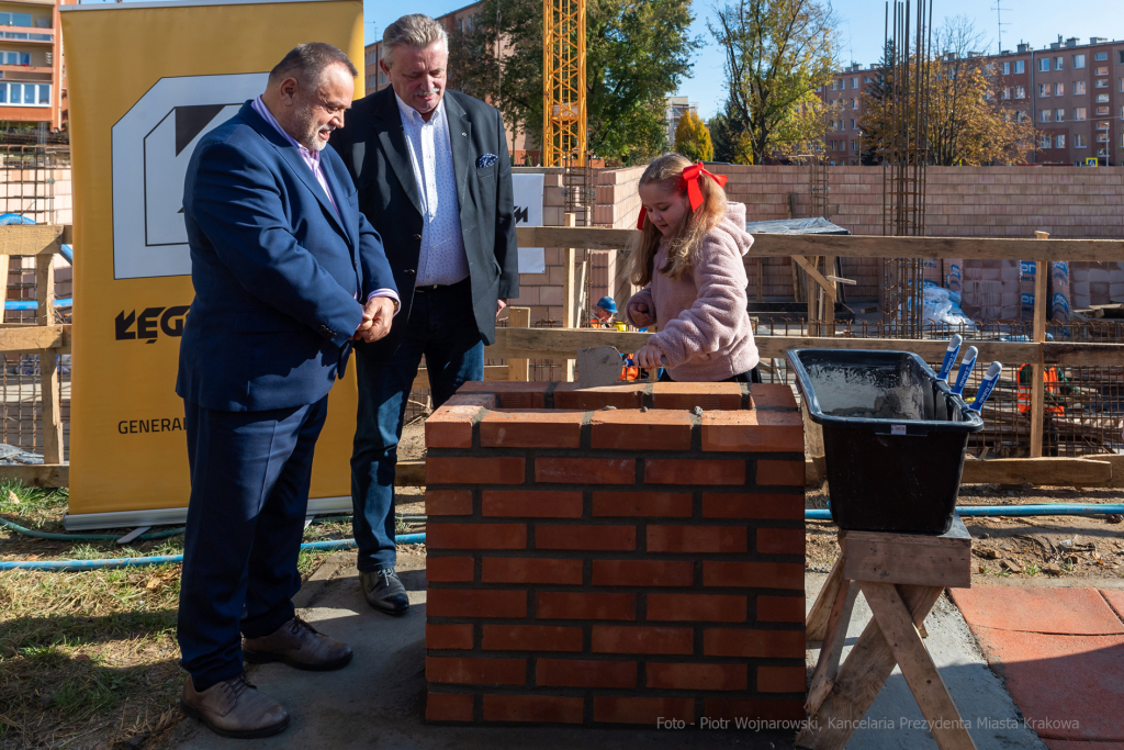 umk_2168.jpg-szkoła, budowa, sala, gimnastyczna, 89, Kraków, Kulig, wmurowanie, akt, erekcyjny  Autor: P. Wojnarowski