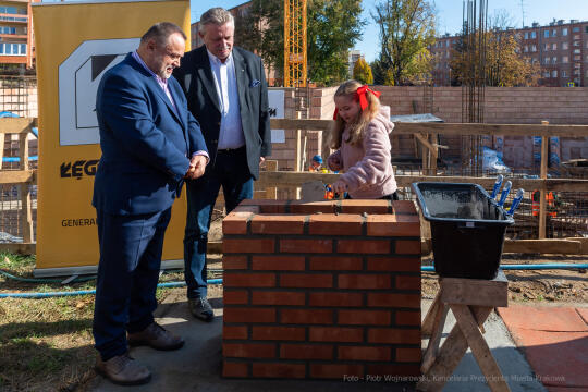 umk_2168.jpg-szkoła, budowa, sala, gimnastyczna, 89, Kraków, Kulig, wmurowanie, akt, erekcyjny