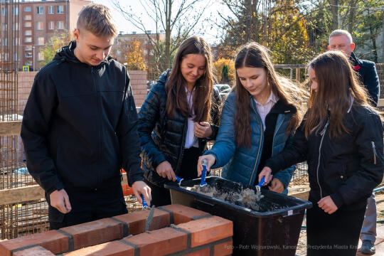 umk_2206.jpg-szkoła, budowa, sala, gimnastyczna, 89, Kraków, Kulig, wmurowanie, akt, erekcyjny