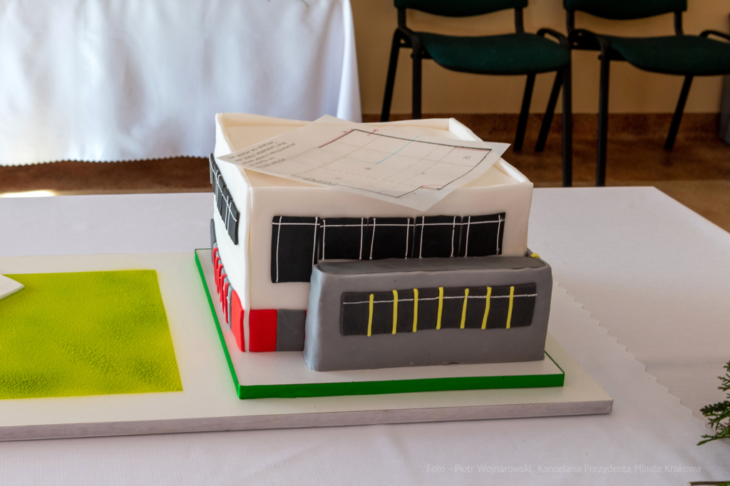 umk_2235.jpg-szkoła, budowa, sala, gimnastyczna, 89, Kraków, Kulig, wmurowanie, akt, erekcyjny  Autor: P. Wojnarowski