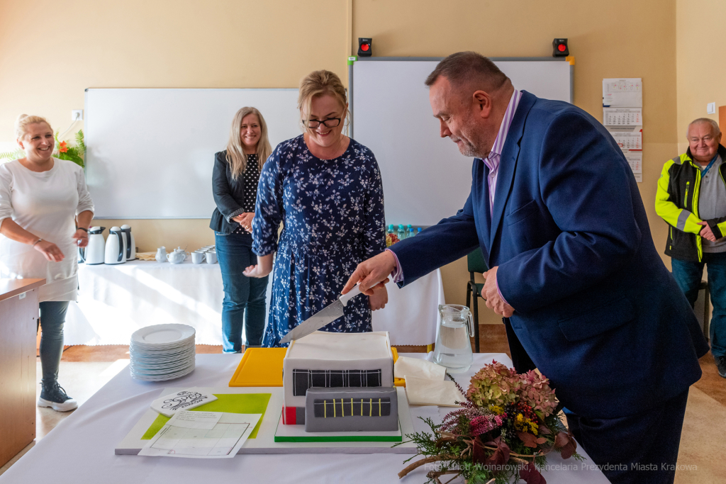 umk_2246.jpg-szkoła, budowa, sala, gimnastyczna, 89, Kraków, Kulig, wmurowanie, akt, erekcyjny  Autor: P. Wojnarowski