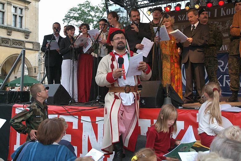dscf2739_m.jpg-lekcja, śpiewania, Domański, śpiew, patriotyzm  Autor: W. Majka