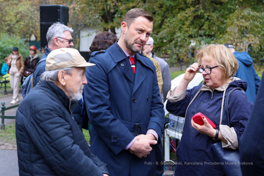 bs-października 22, 2022-img_9765.jpg-Skwer Święcickiego, Piaskowski