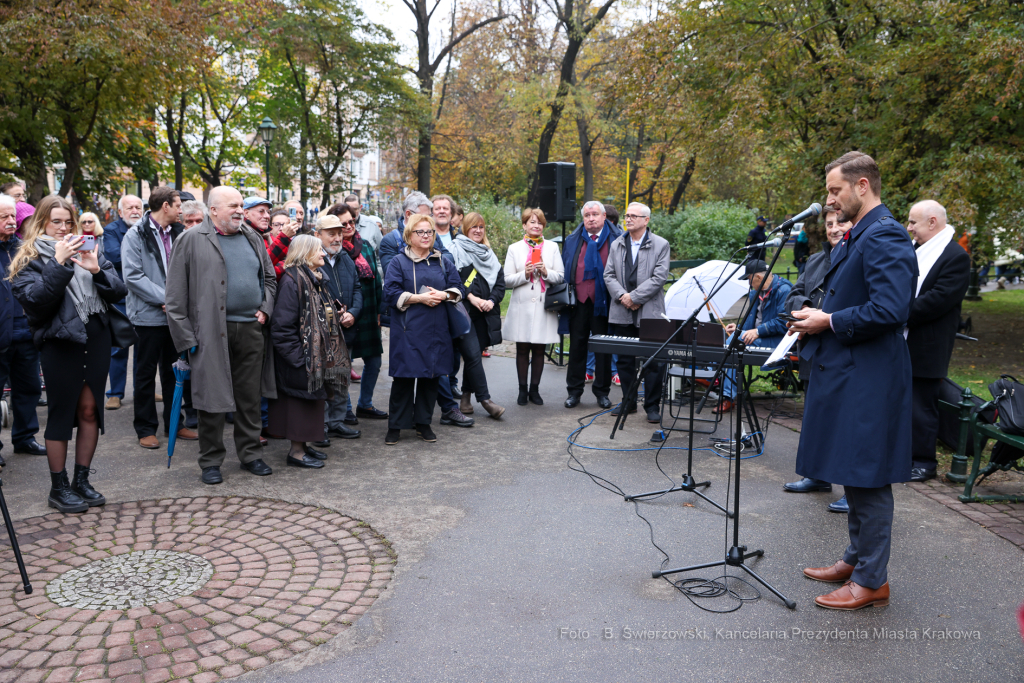 bs-października 22, 2022-img_9797.jpg-Skwer Święcickiego, Piaskowski  Autor: B. Świerzowski