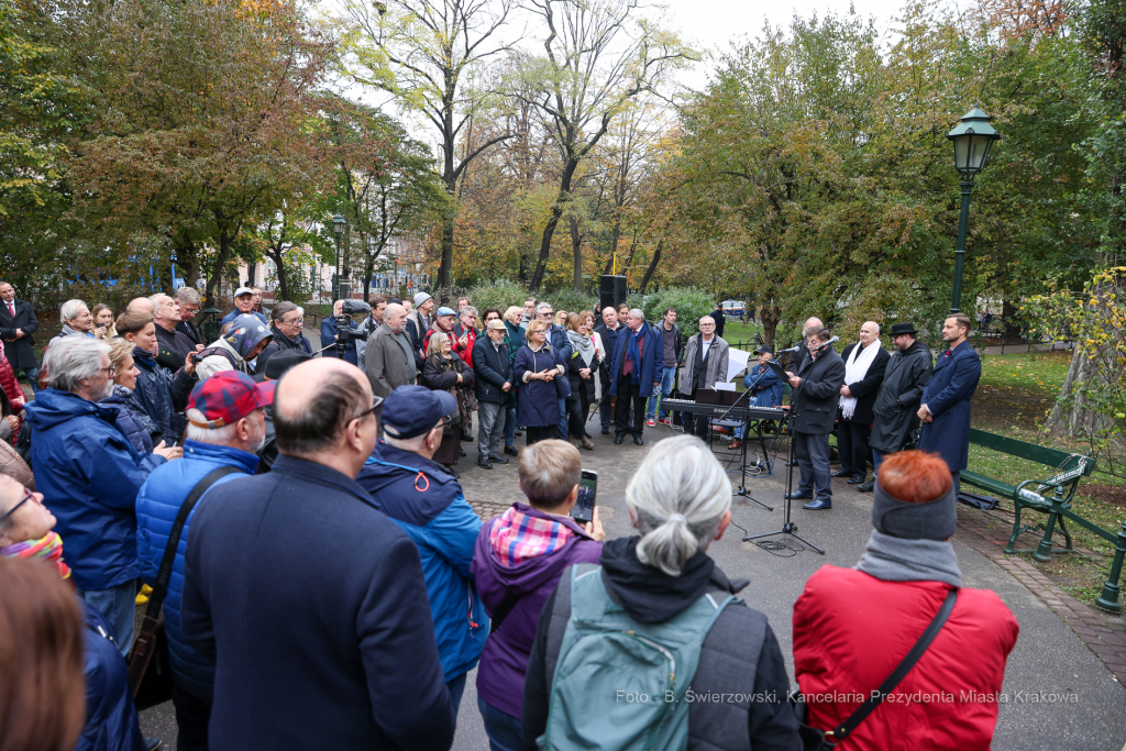 bs-października 22, 2022-img_9846.jpg-Skwer Święcickiego, Piaskowski  Autor: B. Świerzowski