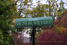 bs-października 22, 2022-img_9870.jpg-Skwer Święcickiego, Piaskowski