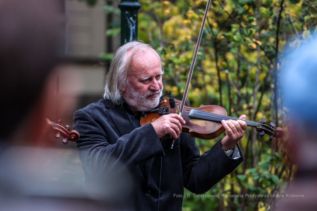 bs-października 22, 2022-img_9928.jpg-Skwer Święcickiego, Piaskowski  Autor: B. Świerzowski