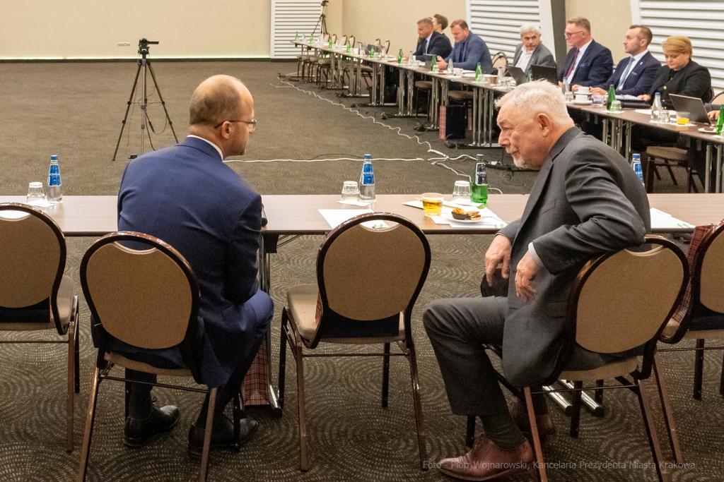 umk_2904-2.jpg-Związek, Miast, Polskich, Majchrowski, medal, zarząd, Kraków, posiedzenie  Autor: P. Wojnarowski