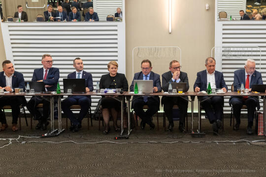 umk_2906-2.jpg-Związek, Miast, Polskich, Majchrowski, medal, zarząd, Kraków, posiedzenie