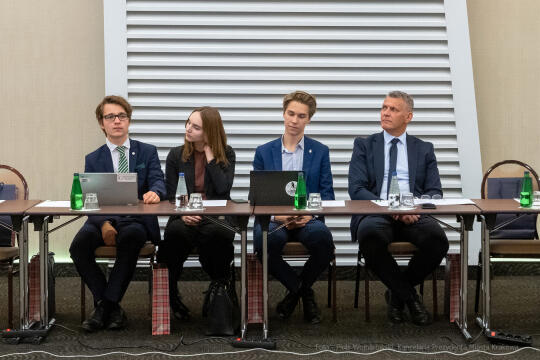 umk_2910-2.jpg-Związek, Miast, Polskich, Majchrowski, medal, zarząd, Kraków, posiedzenie