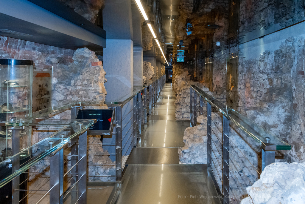 umk_3043-2.jpg-Związek, Miast, Polskich, Majchrowski, medal, zarząd, Kraków, posiedzenie  Autor: P. Wojnarowski