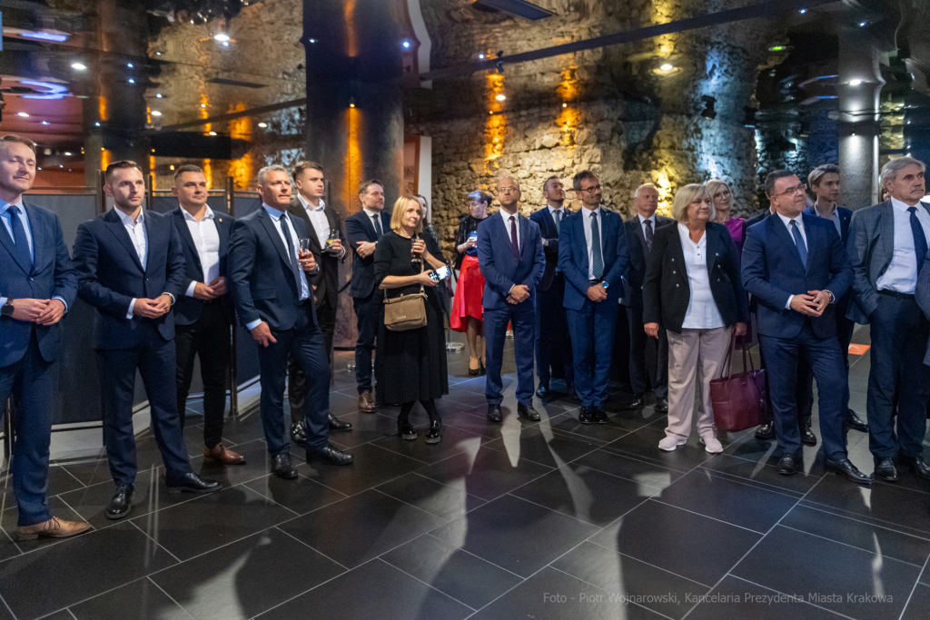 umk_3074-2.jpg-Związek, Miast, Polskich, Majchrowski, medal, zarząd, Kraków, posiedzenie  Autor: P. Wojnarowski