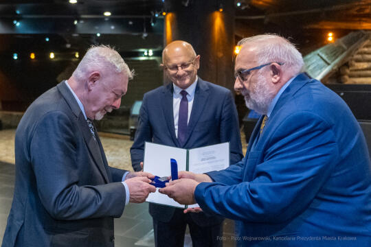 umk_3085-2.jpg-Związek, Miast, Polskich, Majchrowski, medal, zarząd, Kraków, posiedzenie