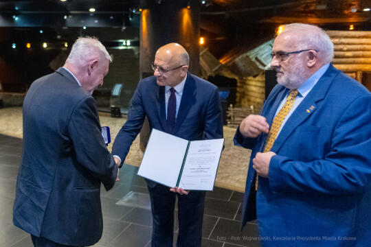 umk_3095-2.jpg-Związek, Miast, Polskich, Majchrowski, medal, zarząd, Kraków, posiedzenie