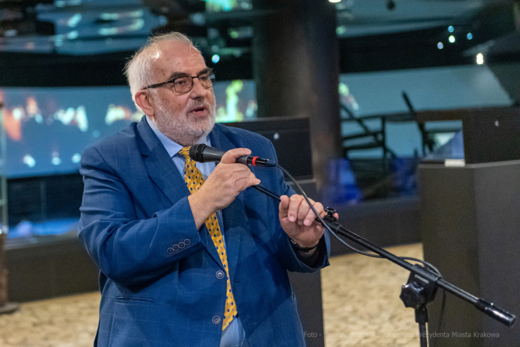 umk_3119-2.jpg-Związek, Miast, Polskich, Majchrowski, medal, zarząd, Kraków, posiedzenie  Autor: P. Wojnarowski