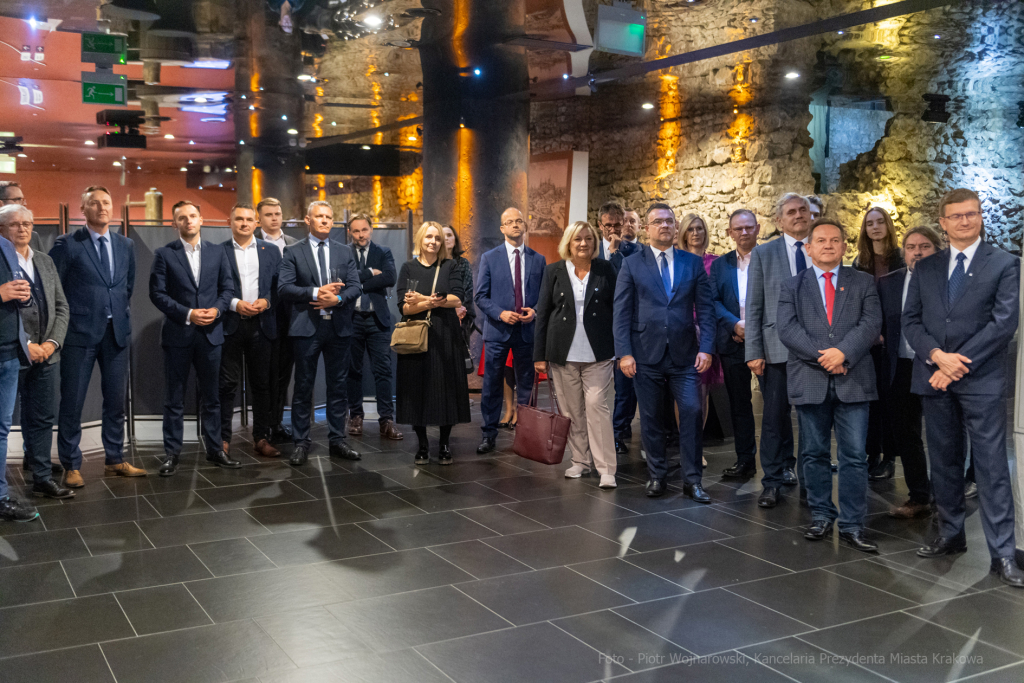 umk_3121-2.jpg-Związek, Miast, Polskich, Majchrowski, medal, zarząd, Kraków, posiedzenie  Autor: P. Wojnarowski