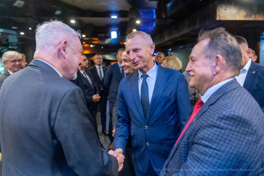 umk_3146-2.jpg-Związek, Miast, Polskich, Majchrowski, medal, zarząd, Kraków, posiedzenie