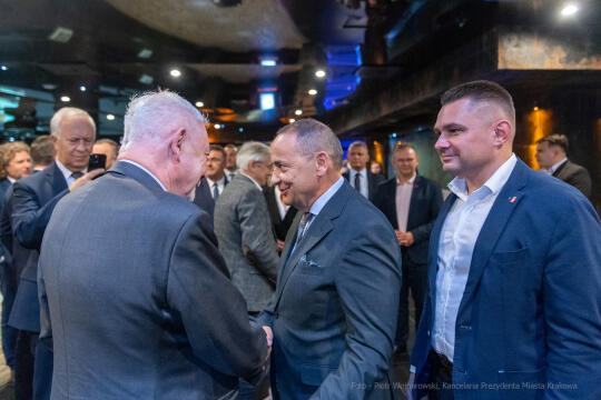 umk_3149-2.jpg-Związek, Miast, Polskich, Majchrowski, medal, zarząd, Kraków, posiedzenie