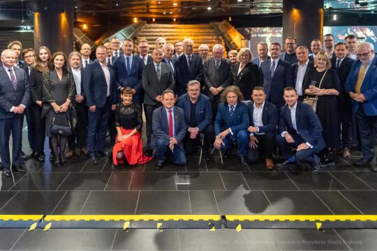 umk_3166-2.jpg-Związek, Miast, Polskich, Majchrowski, medal, zarząd, Kraków, posiedzenie